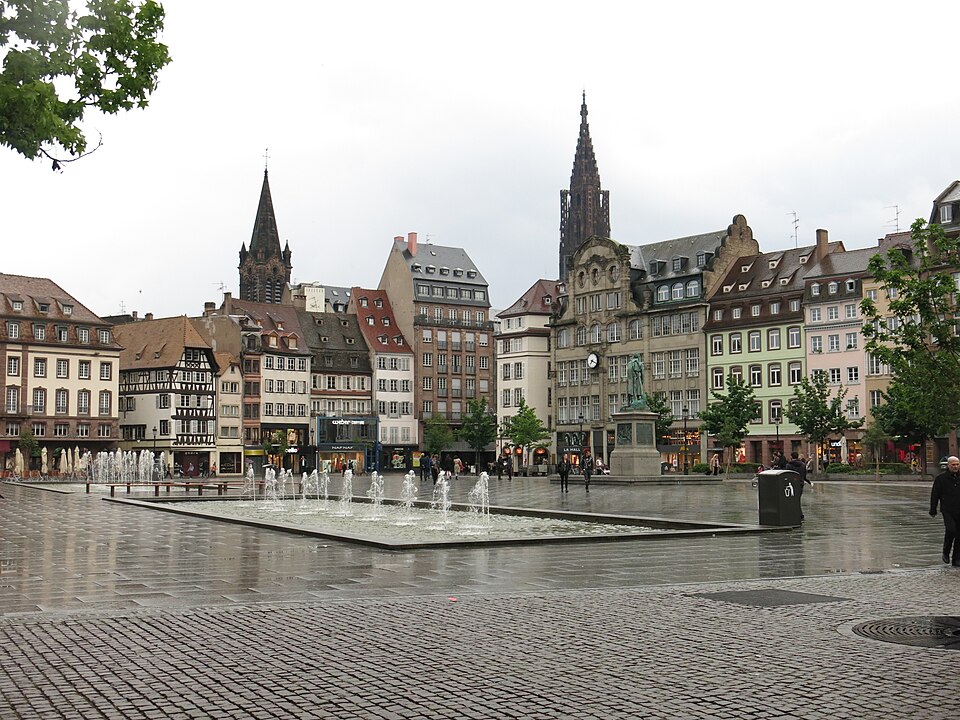 Strasbourg: from Grande-île to Neustadt, a European urban scene, France