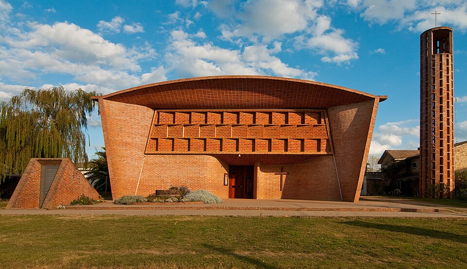 Church of Cristo Obrero y Nuestra Señora de Lourdes, Uruguay