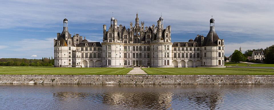 The Loire Valley between Sully-sur-Loire and Chalonnes, France